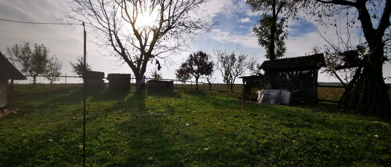 Teren intravilan 1800mp | Casa 2 camere