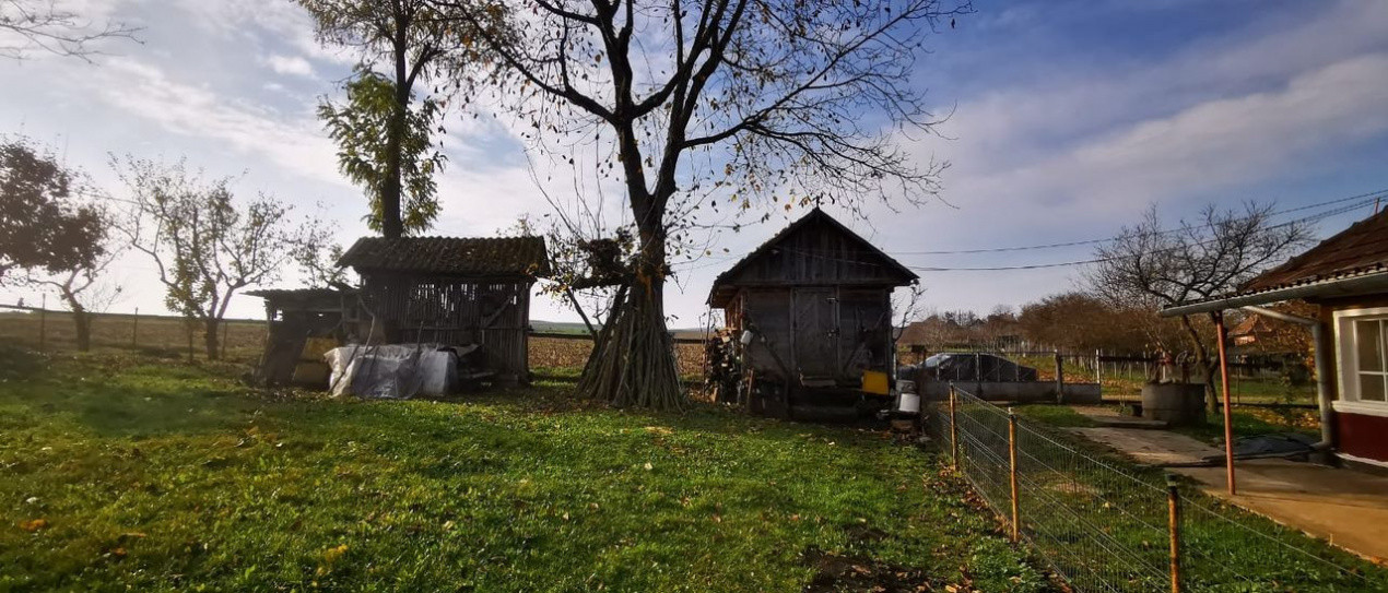 Teren intravilan 1800mp | Casa 2 camere