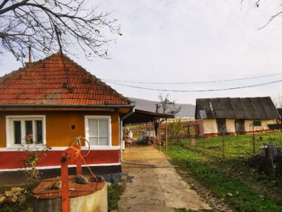 Teren intravilan 1800mp | Casa 2 camere